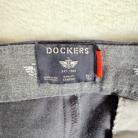 Dockers Mens Straight Fit Smart 360 Flex Slim Coupe Khaki Pants Gray Size 36 ￼ - Picture 3 of 11